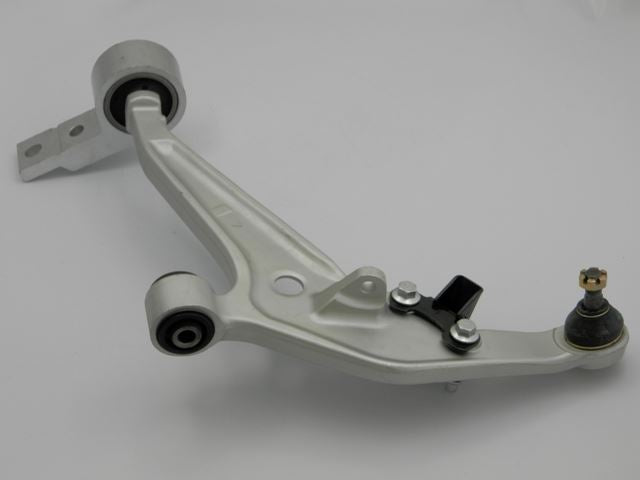 For Nissan X-Trail 2000-2007 Front Lower Wishbones Suspension Arms Pair