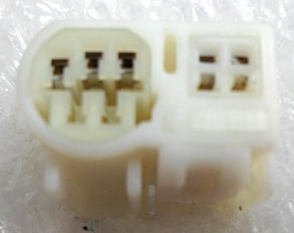 Suzuki Swift 4/2005-6/2008 Electric Paintable Wing Door Mirror Drivers Side