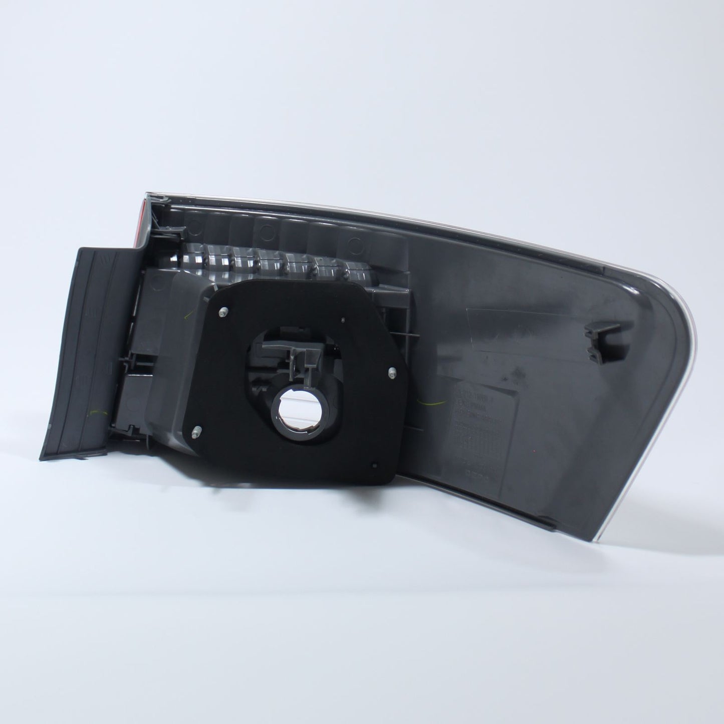 TOYOTA AVENSIS MK3 2009-> SALOON REAR TAIL LIGHT DRIVERS SIDE O/S