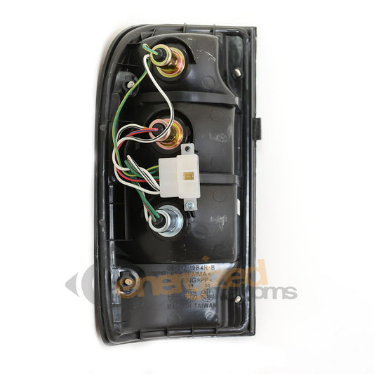 TOYOTA HI-LUX 10/1997-2001 REAR TAIL LIGHTS 1 PAIR O/S & N/S