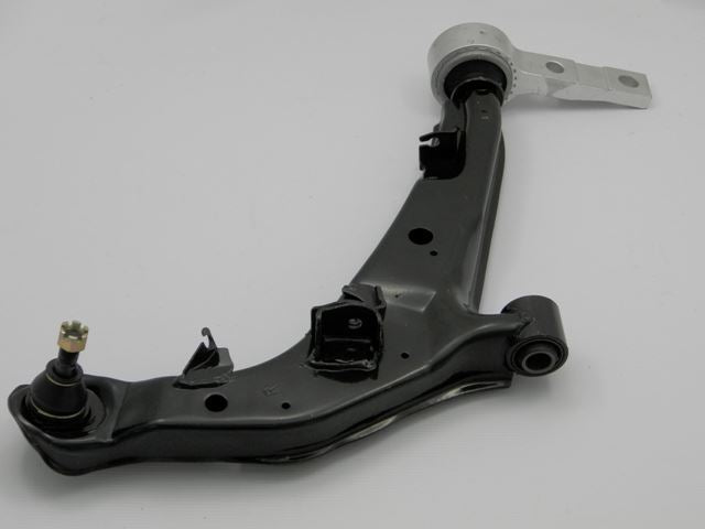 For Nissan Primera P12 2002-2008 Lower Front Wishbones Suspension Arms Pair