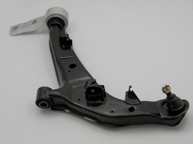 For Nissan Primera P12 2002-2008 Lower Front Wishbones Suspension Arms Pair