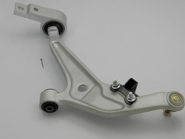 For Nissan X-Trail 2000-2007 Front Right Lower Wishbone Suspension Arm